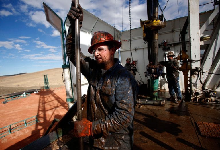 Мировые цены на нефть падают — прогноз для нефтяного рынка от Александа Новака
