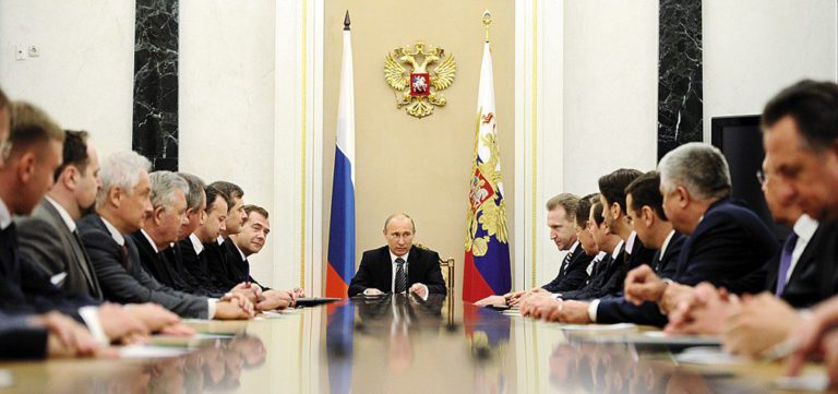Уровень доверия россиян к Путину и членам правительства падает? Рейтинг на сегодняшний день