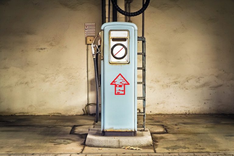 Рост цен на бензин остановит экспортная пошлина — меры правительства по регулированию топливного рынка