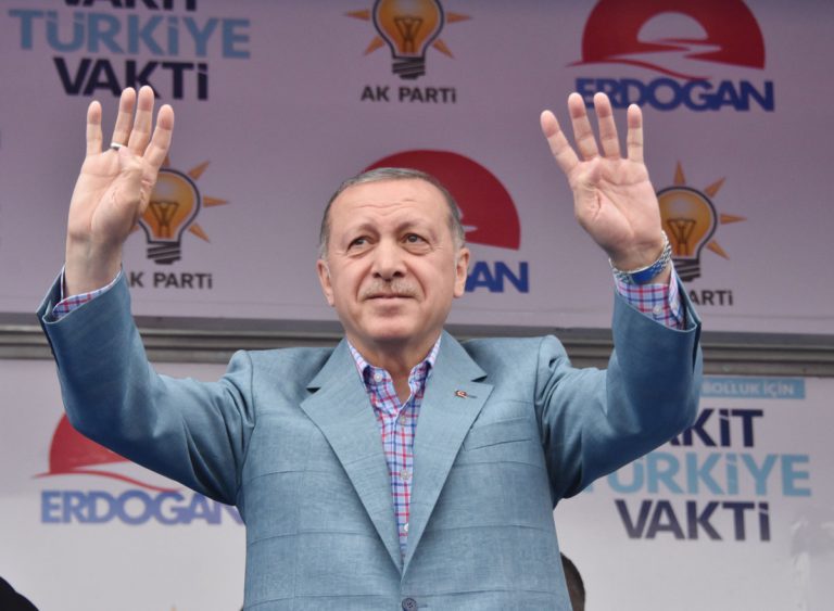 Реджеп Эрдоган победил на выборах и стал президентом Турции на 15 лет
