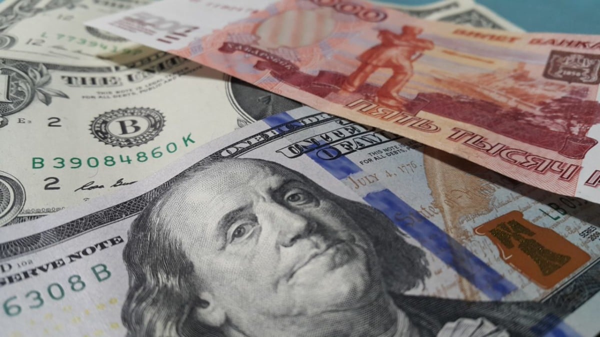 Доллар пробил отметку в 67 рублей: плохие новости для экономики России