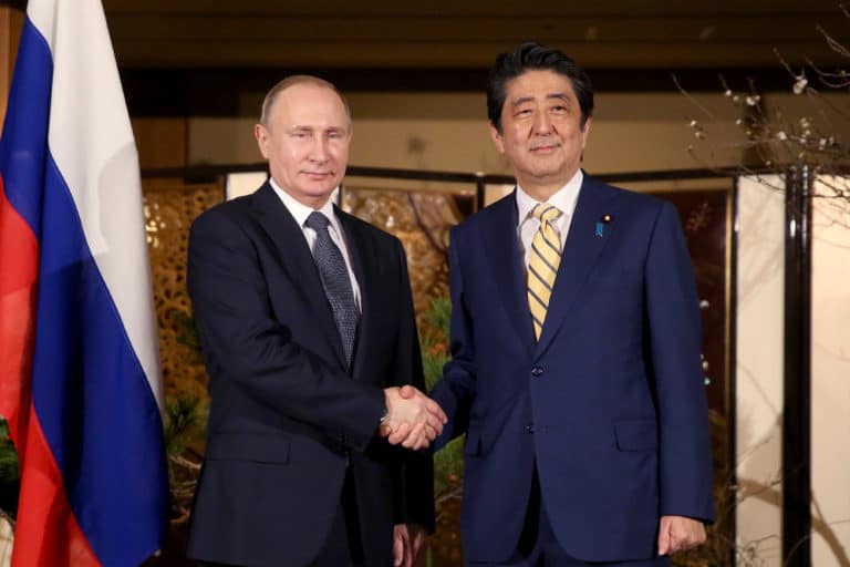 Возможен ли мирный договор между Россией и Японией с передачей Японии островов?