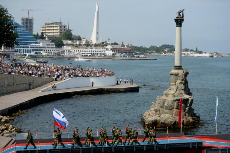 Крым стал символом национального единения по мнению Госдумы
