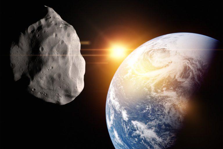 К Земле приближается астероид на критическое расстояние