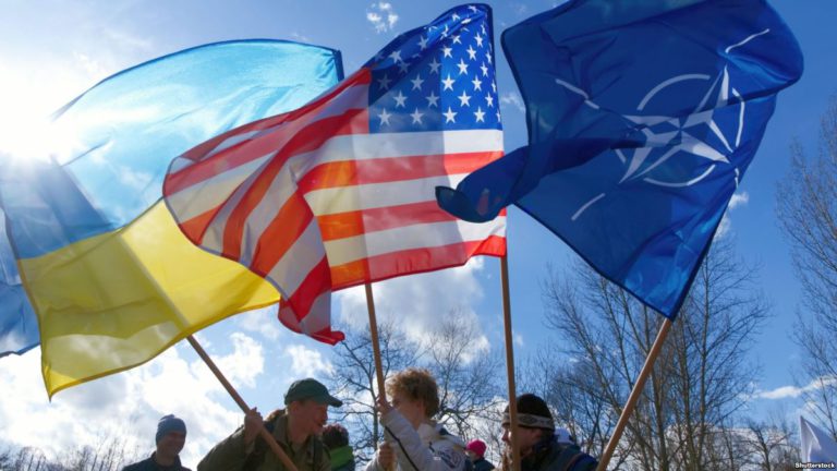 Вернуть Крым Украине требует НАТО, осуждая Россию