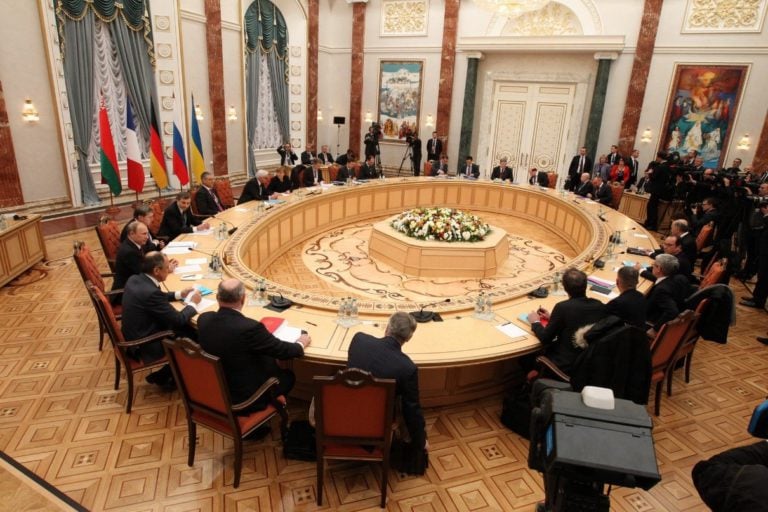 Минские соглашения по Донбассу: суть документа, кто подписал, полный текст протокола
