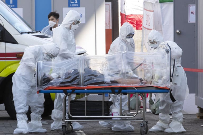 ВОЗ отметила пандемию коронавируса, но угроза для России минимальна