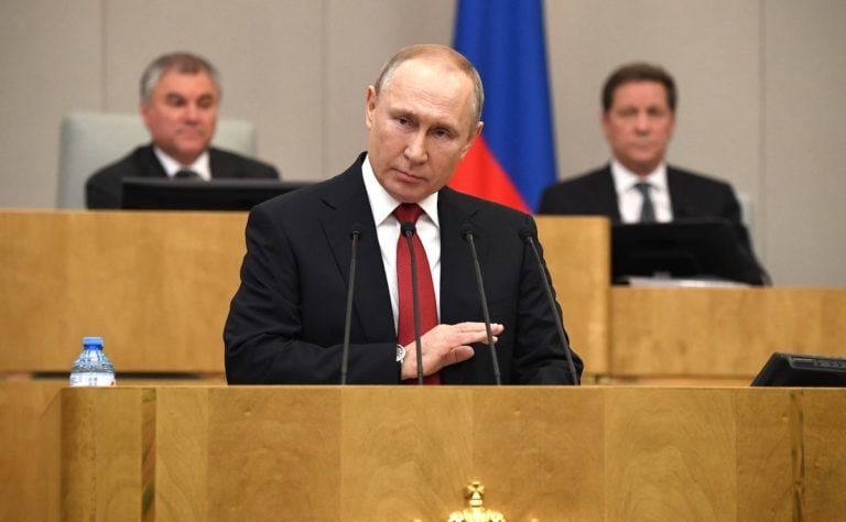 Путин одобрил обнуление президентских сроков