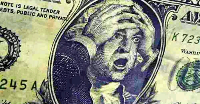 Эксперты вновь предрекают обвал доллара